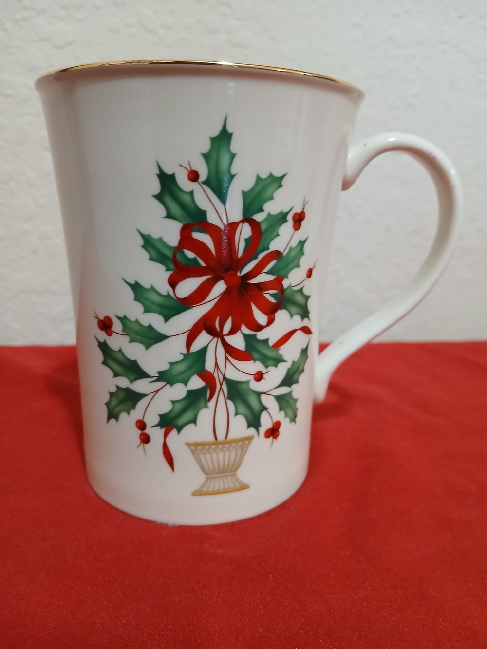 Lenox White Holiday"Warmest Wishes"accent coffee Mug.